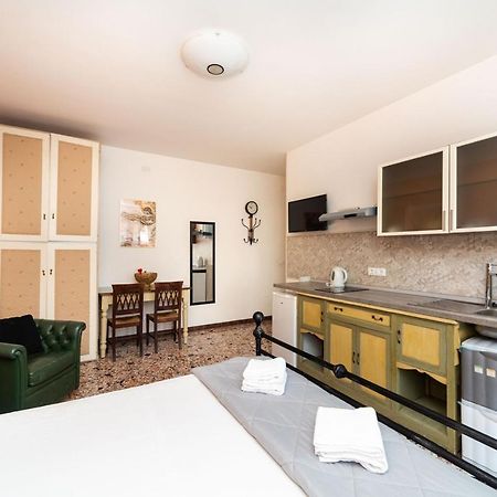 Holistay Suites Venezia Mestre Exterior foto